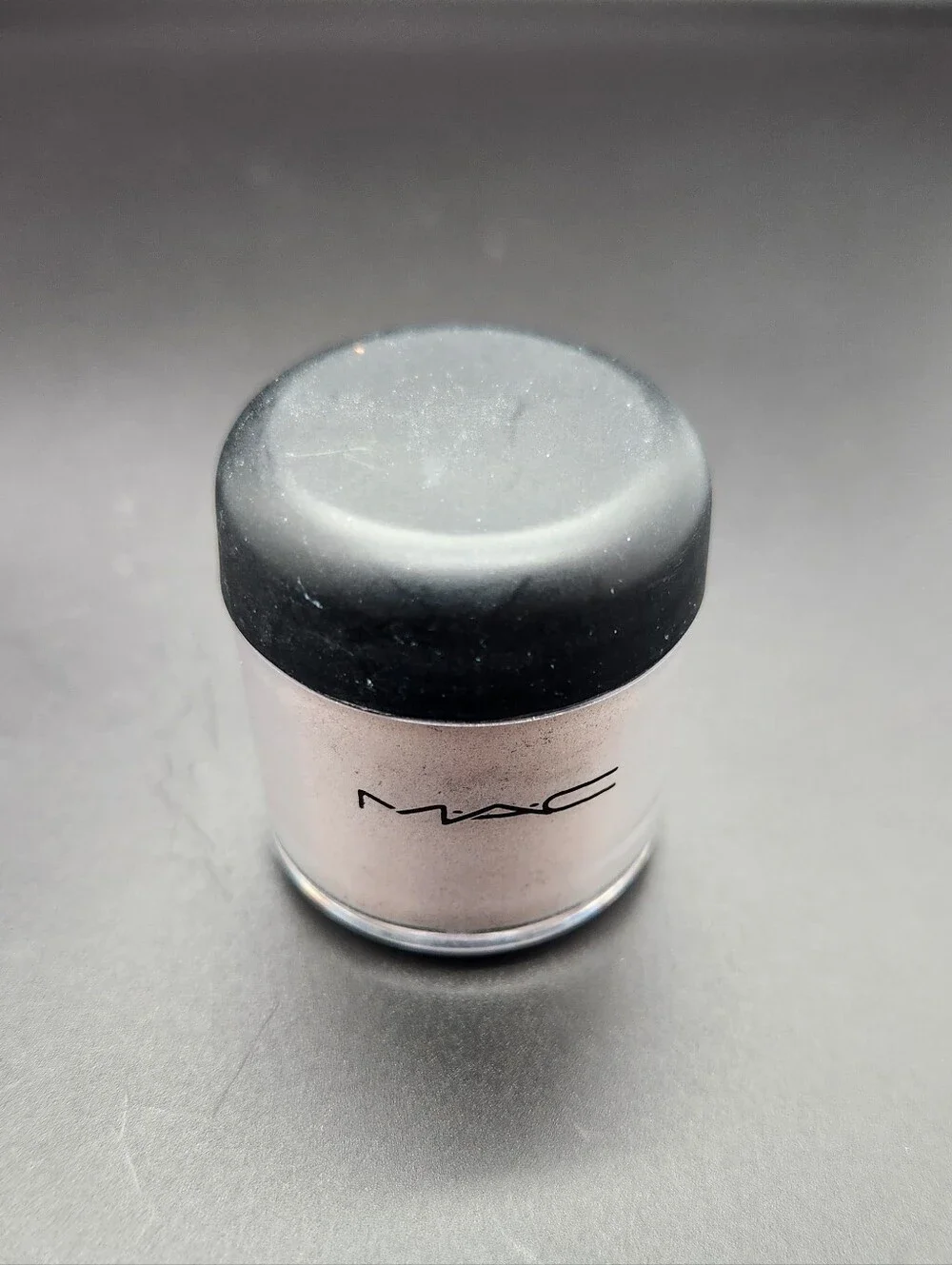 MAC Cosmetics Shimmery Loose Pigment-Milk
